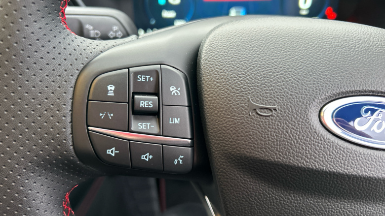 Ford Kuga 2.5 FHEV ST-Line 5dr CVT Hybrid Estate